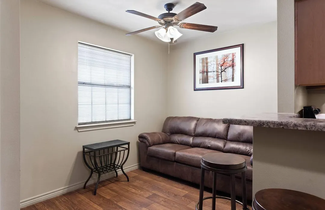Eagle'S Den Suites Big Spring A Travelodge By Wyndham-1