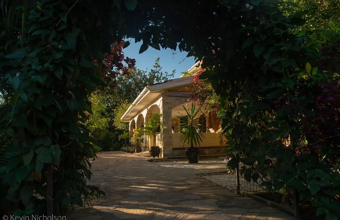 Karibu Entebbe-1