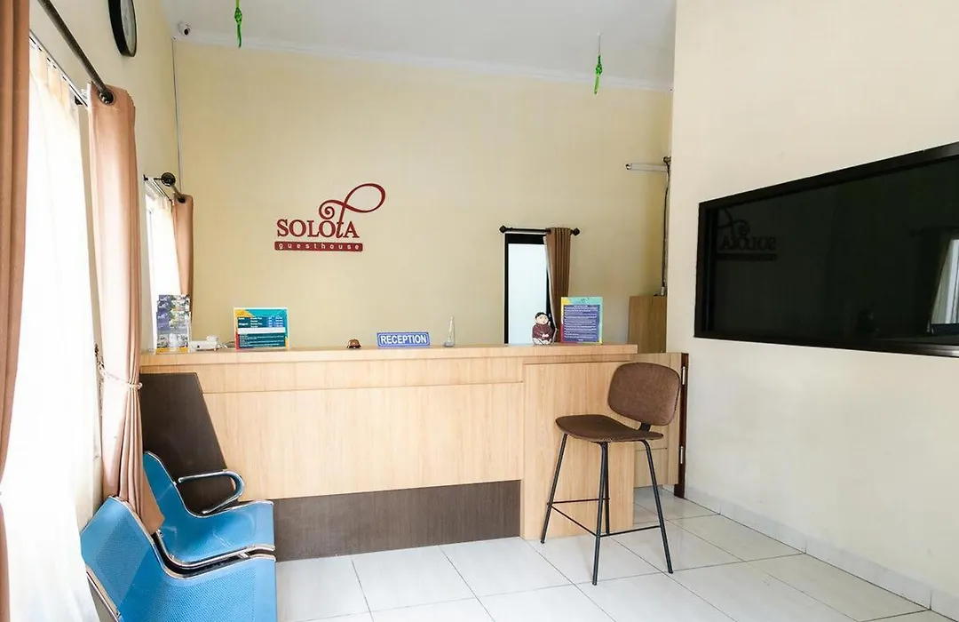 Reddoorz Syariah Near Purwosari Train Station-1