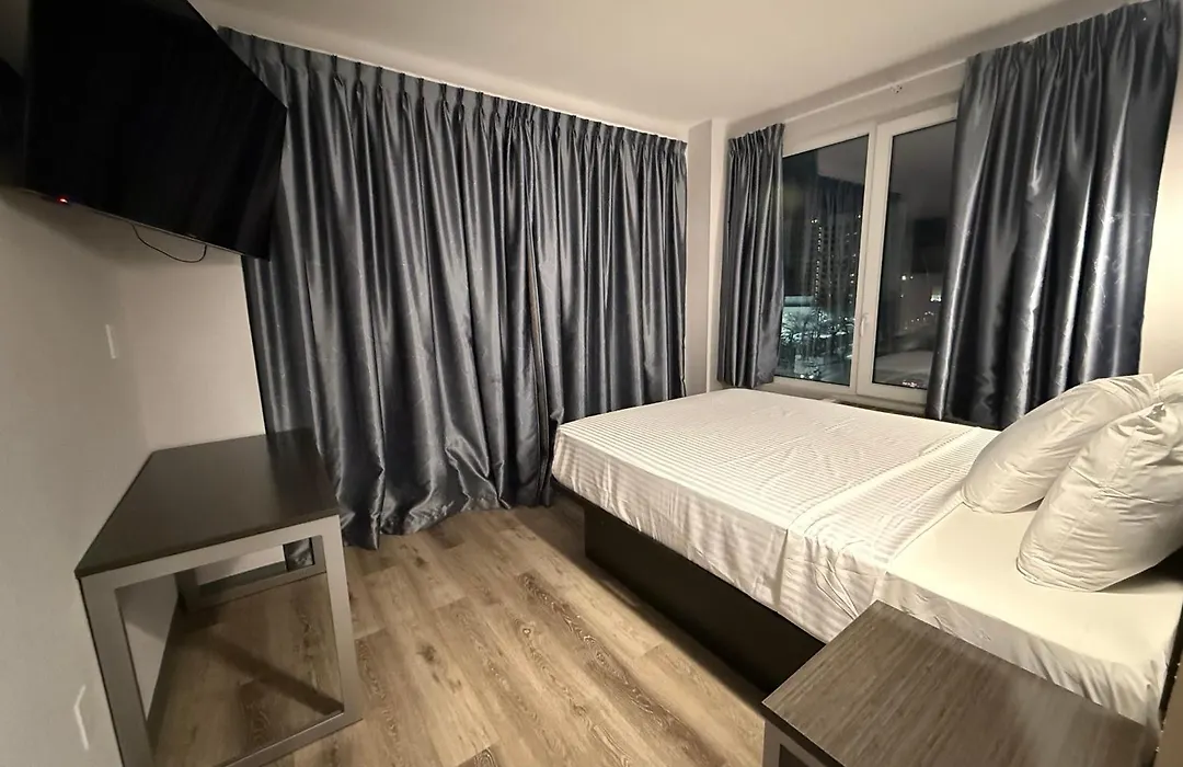Bkway Hotel Brooklyn-1