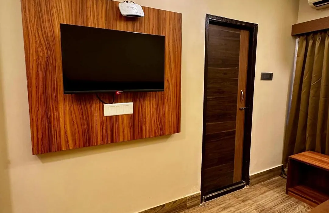 Silver Line Hotel - Kolkata Nr Netaji Subhash Chandra Bose International Airport With Airport Drop-1