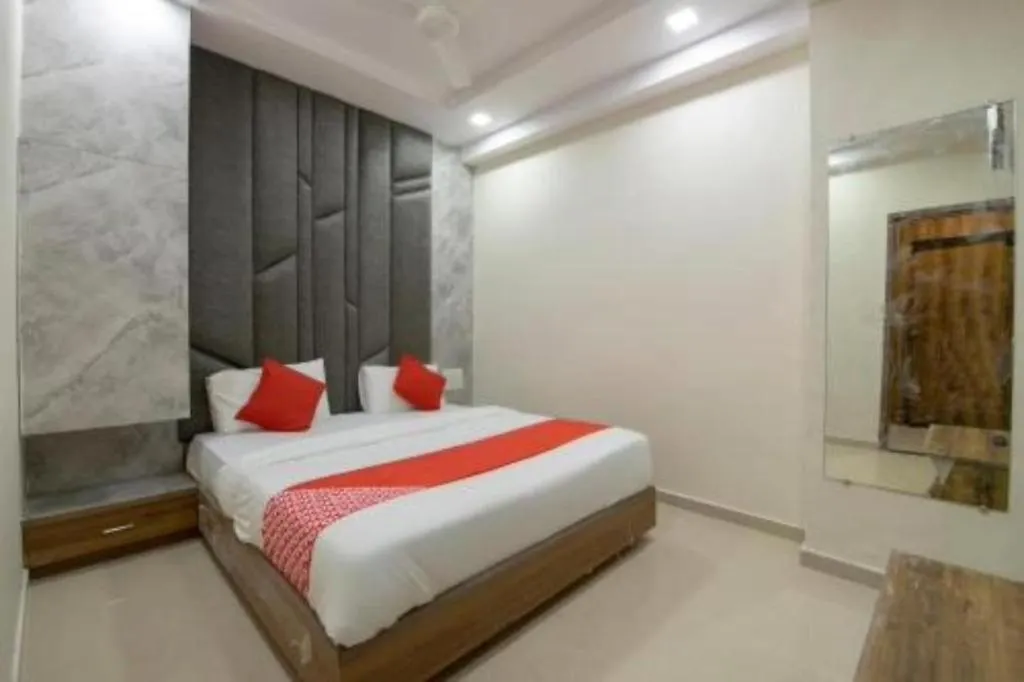 Hotel Bhavya-1