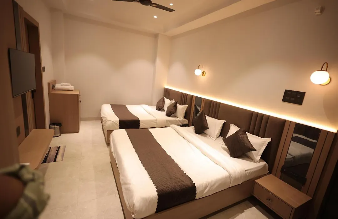 Hotel Umang Palace-1