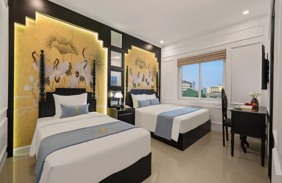 Elegant Hotel-1