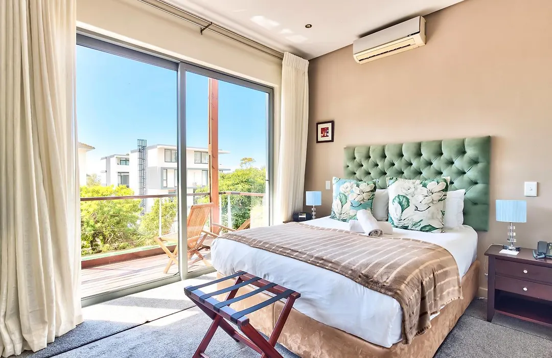 The One 8 Hotel In Green Point - Solar Power-1