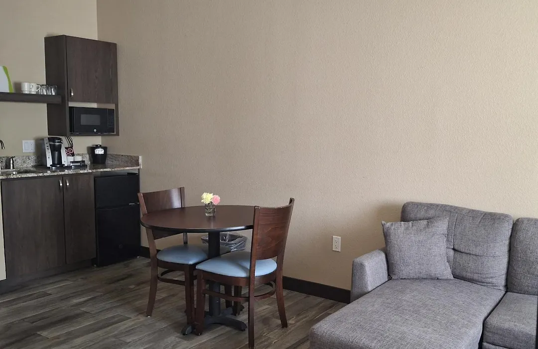 Island Suites-1