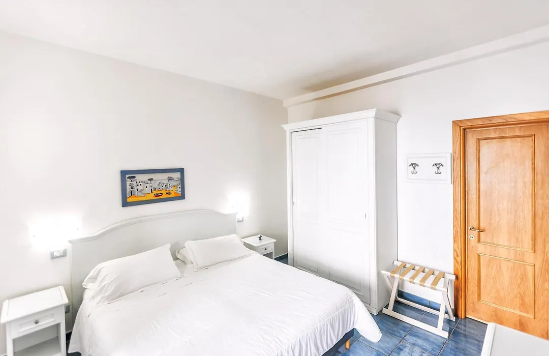 Hotel Cava Dell'Isola-1