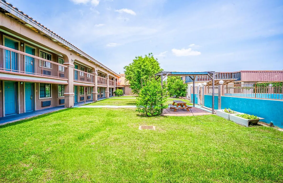 Lone Star Inn & Suites By Oyo Harlingen Tx-1
