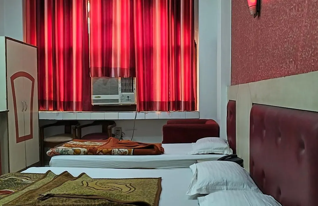 Hotel Yatri International Near New Delhi Railway Station Center Delhi-1