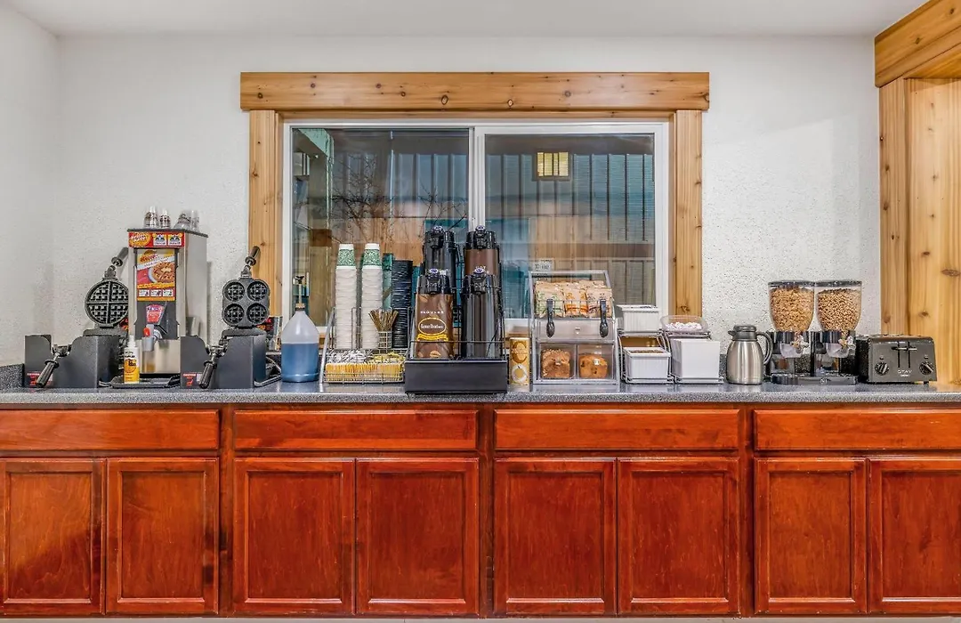 Super 8 By Wyndham Arcata-1