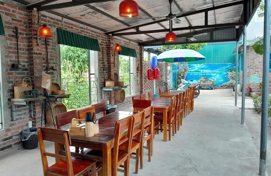 Mina Cafe & Stay-1