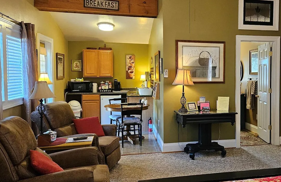 Piney Hill Cottages-1