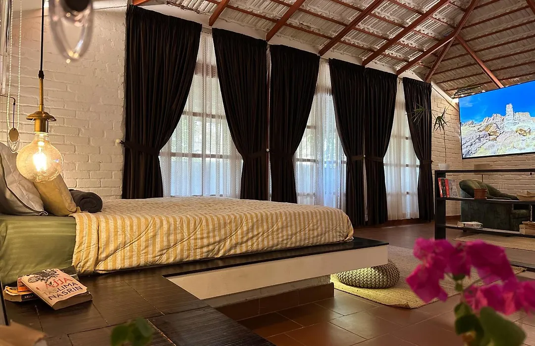 Boho'S Hotel-1