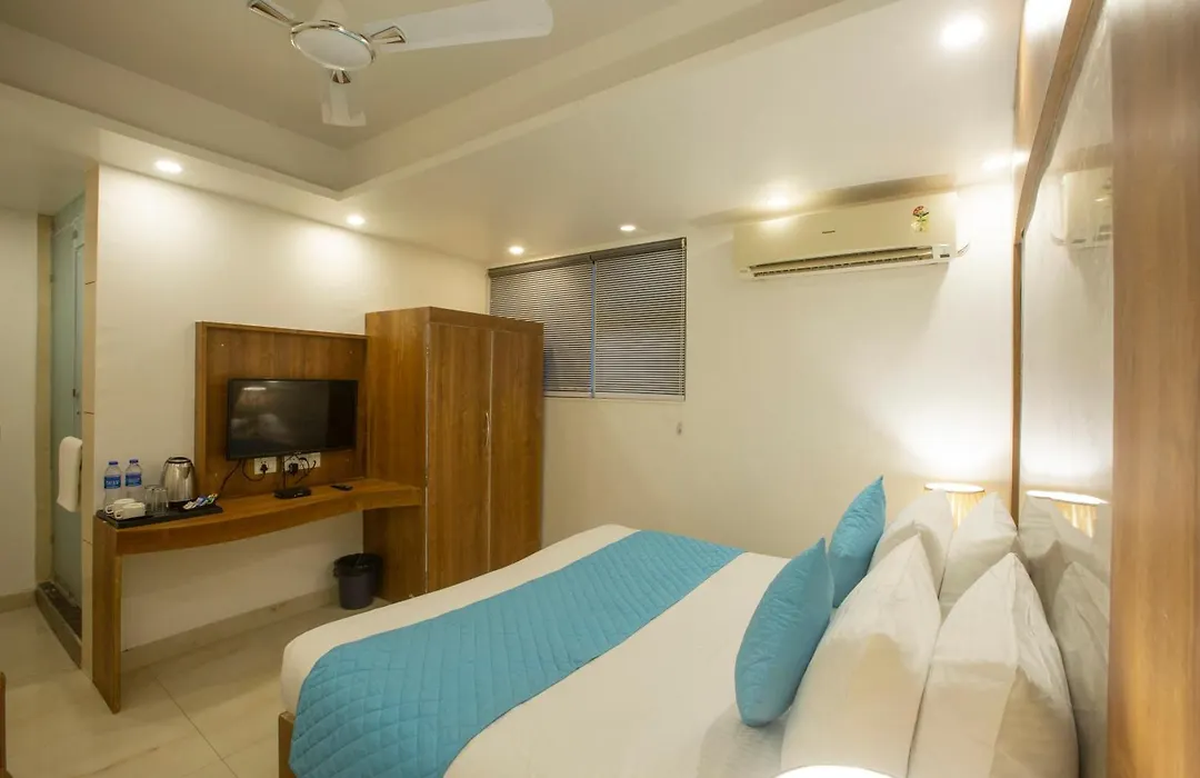 Hotel Luxury Stay Delhi Airport-1