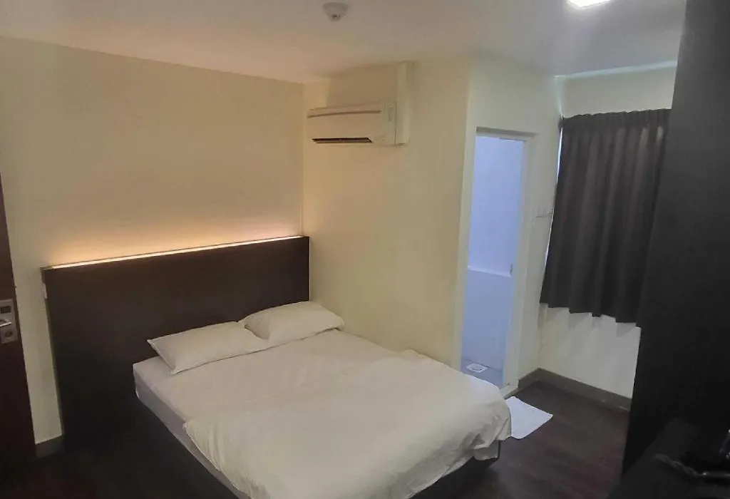L Hotel @ 51 Desker-1