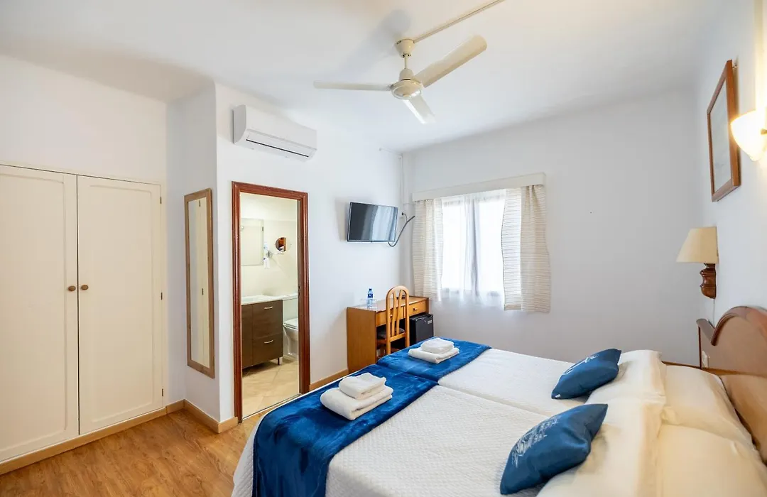 Hostal Doris - Adults Only-1