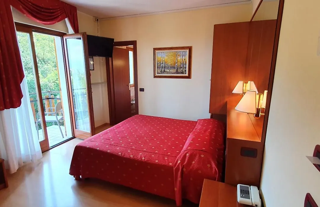 Hotel Diana-1