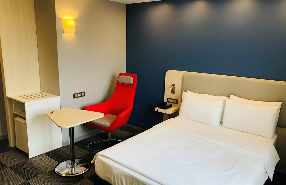 Holiday Inn Express Istanbul-Altunizade By Ihg-1