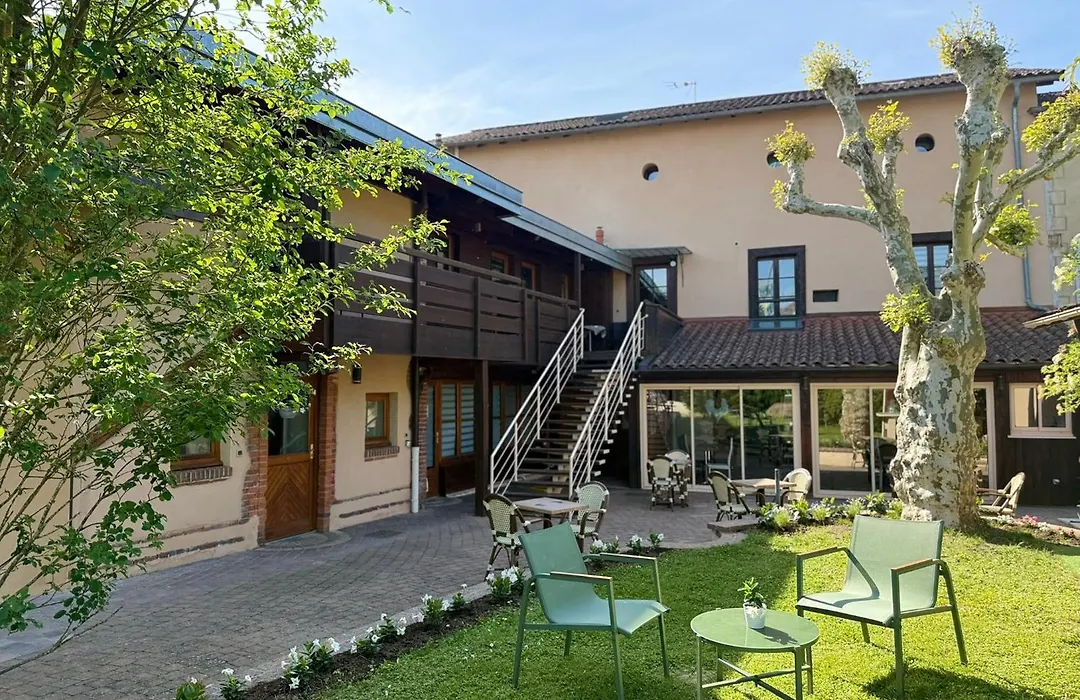 Hôtel Au Coq Dort Spa-1