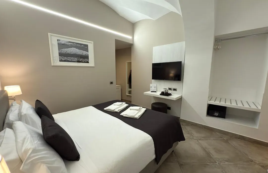 Etnea 454 Catania Luxury Rooms-1