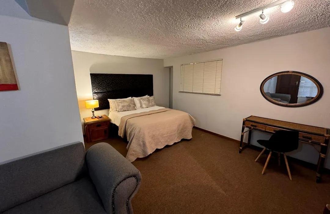Centurion Guest House And Lodge-1