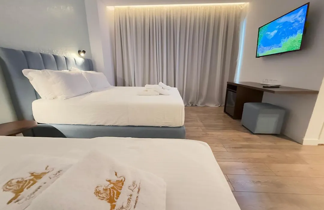 The Queen'S Lion Premium Hotel-1
