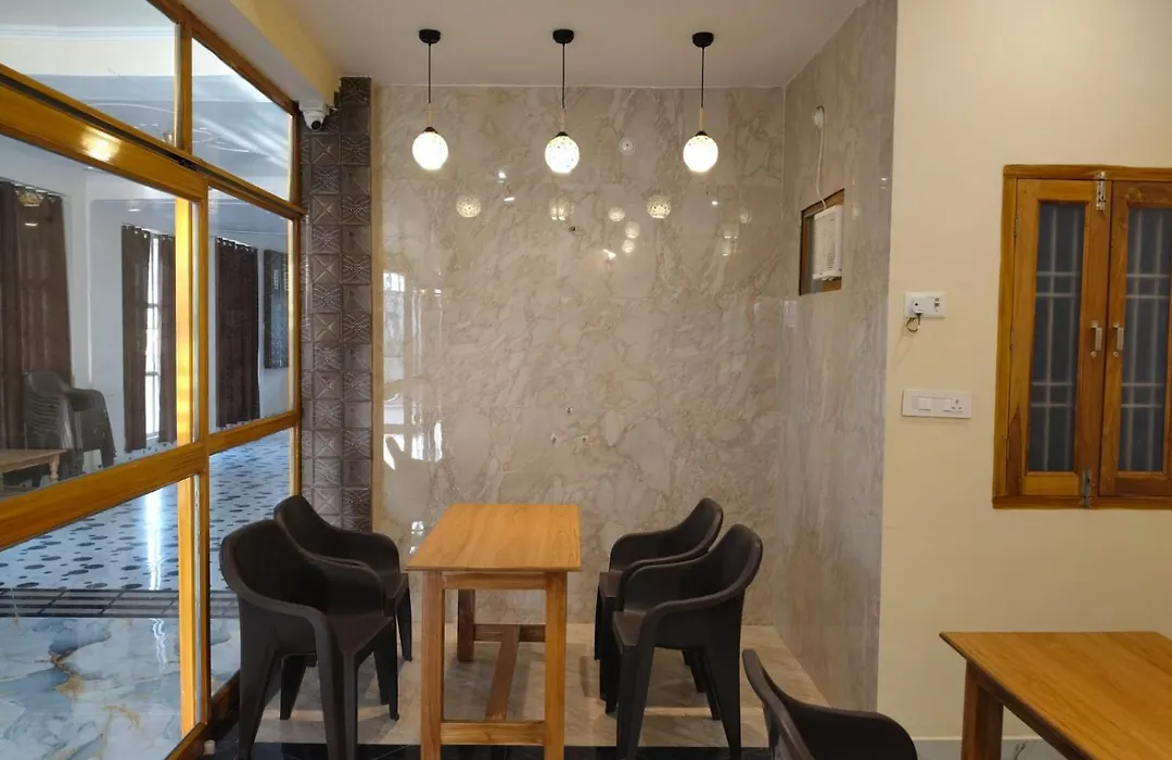 Hotel Dev Inn Ayodhya-1