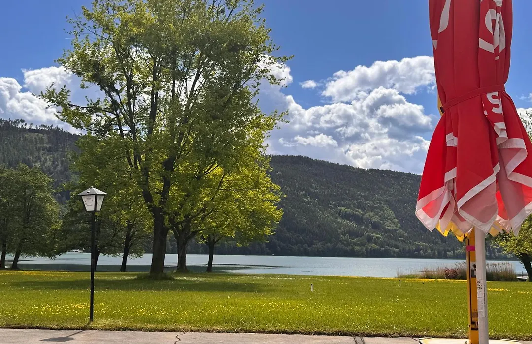 Lakeside Inn-1