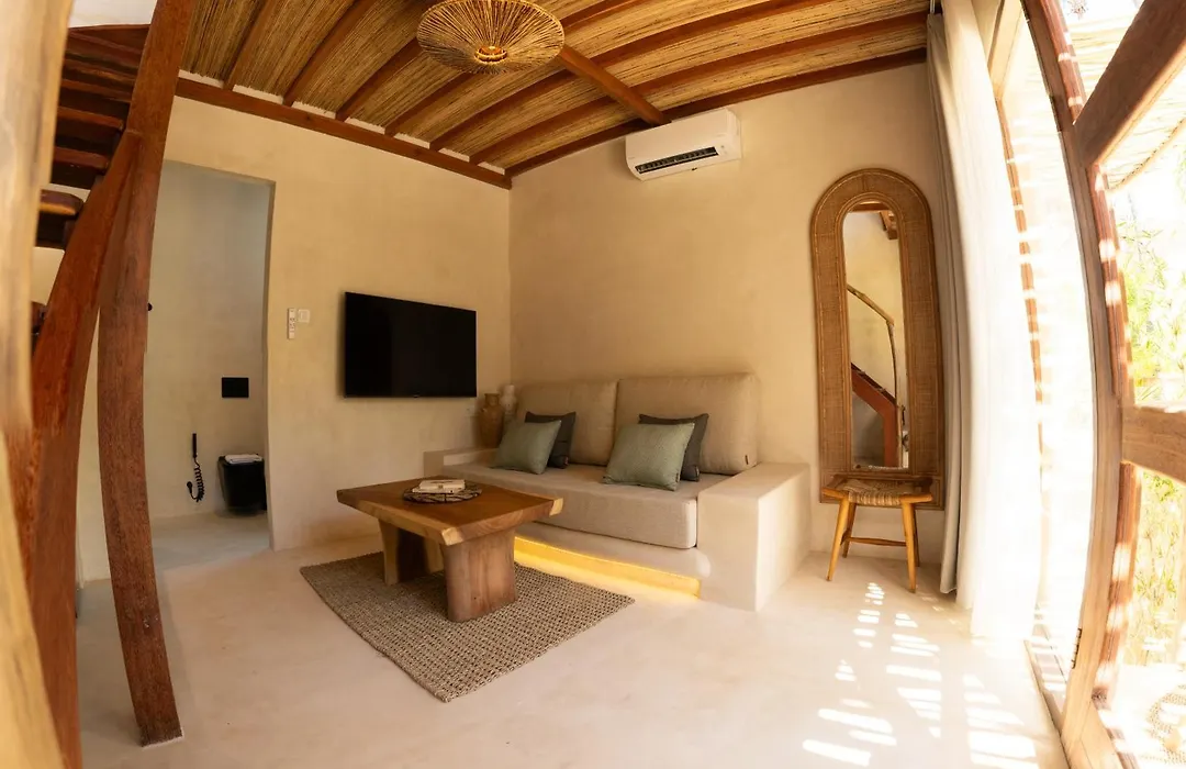Divino Gili Air-1