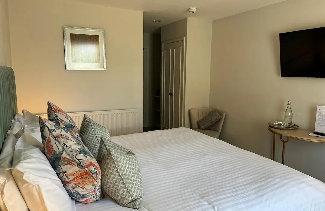 Hatherley Manor Hotel & Spa-1