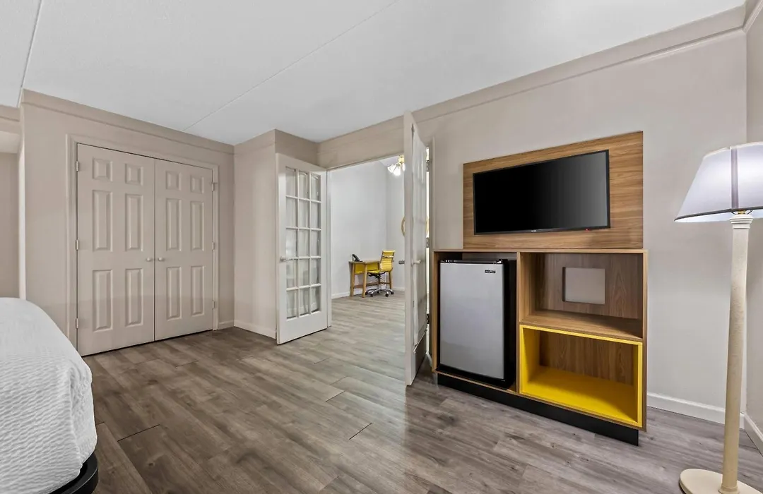 Days Inn By Wyndham Birmingham/West-1