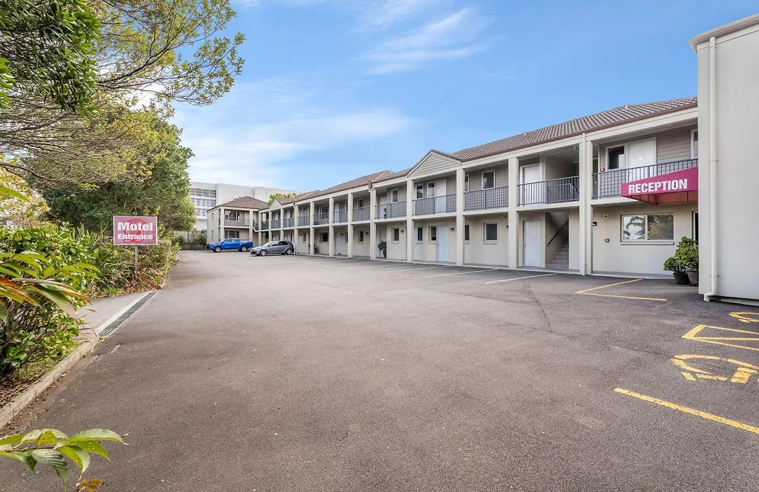 Dannemora Motor Inn-1