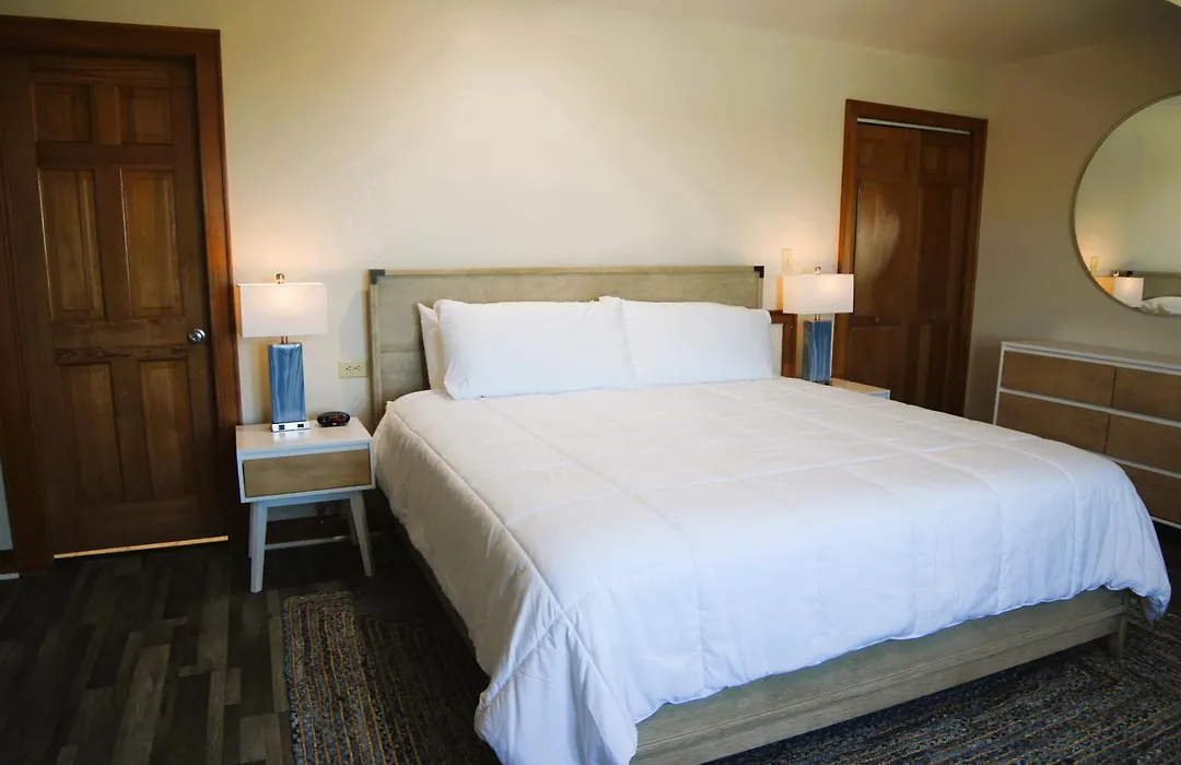 Pony Island Inn-1