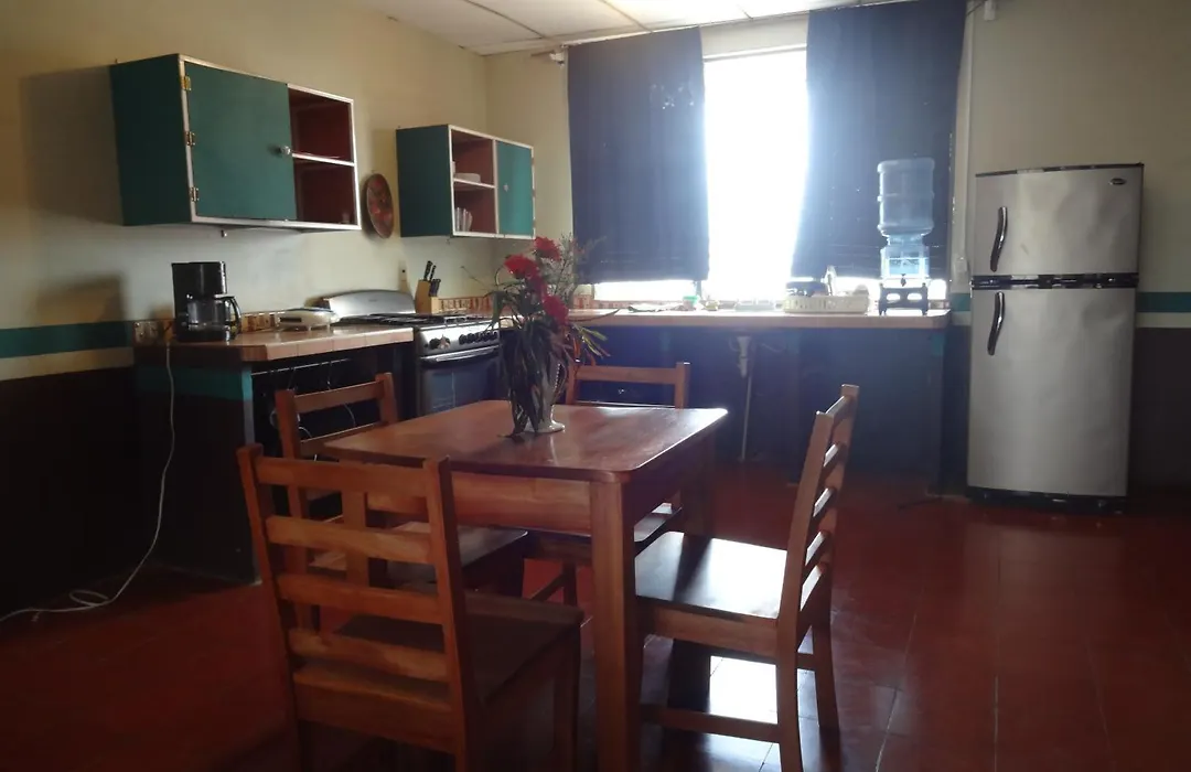 Hostal Harvest House-1