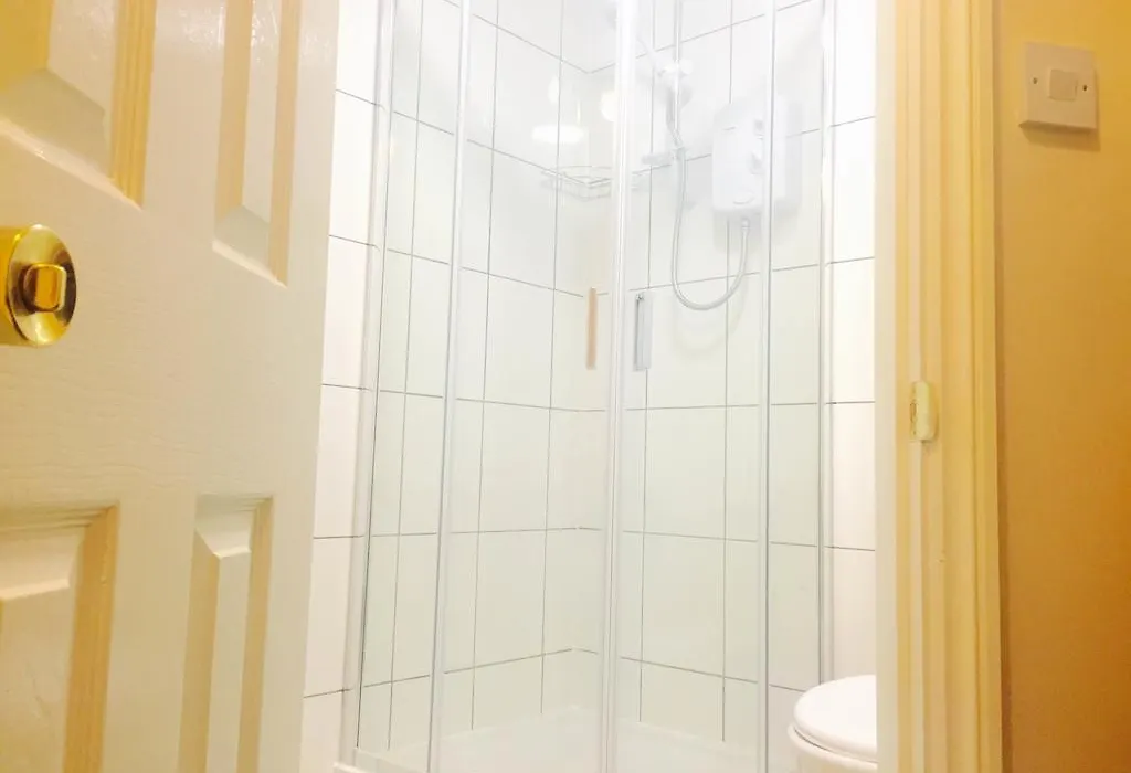 Southend Inn Hotel - Close To Beach, Train Station & Southend Airport-1