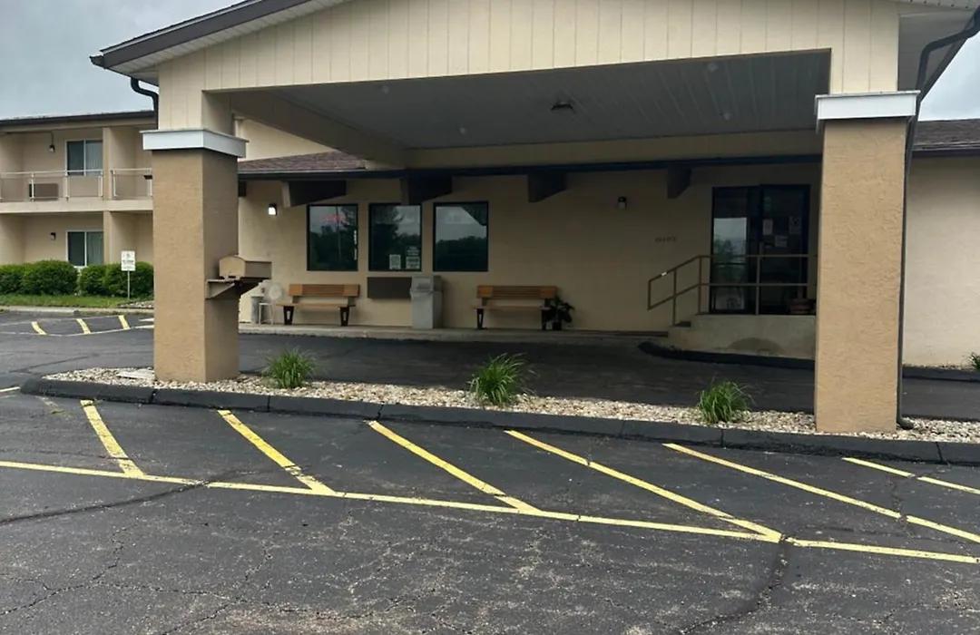 Executive Inn-1