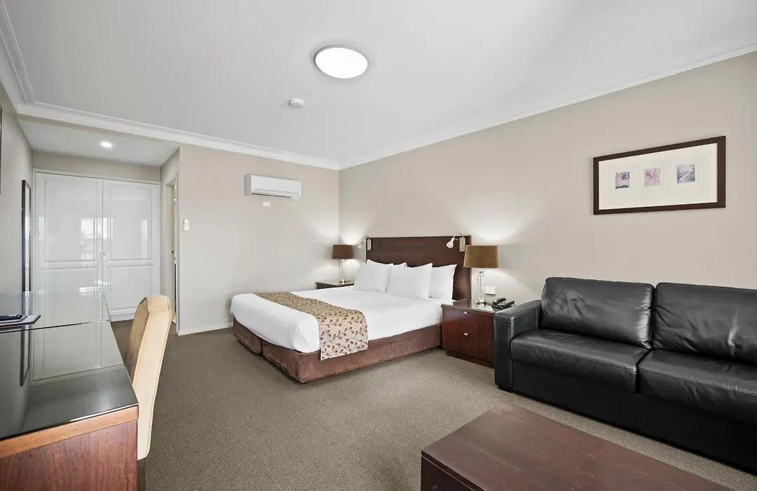 Carlyle Suites & Apartments-1