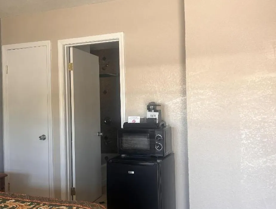 Western Village Inn-Newly Renovated-1