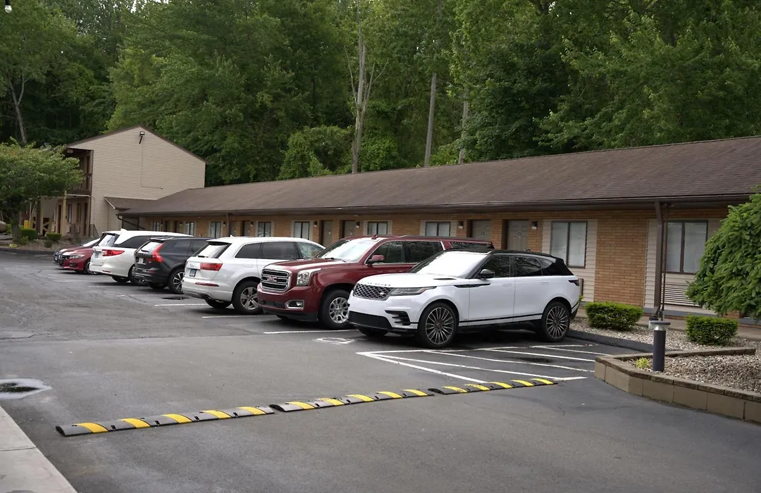 Carrier Motor Lodge-1