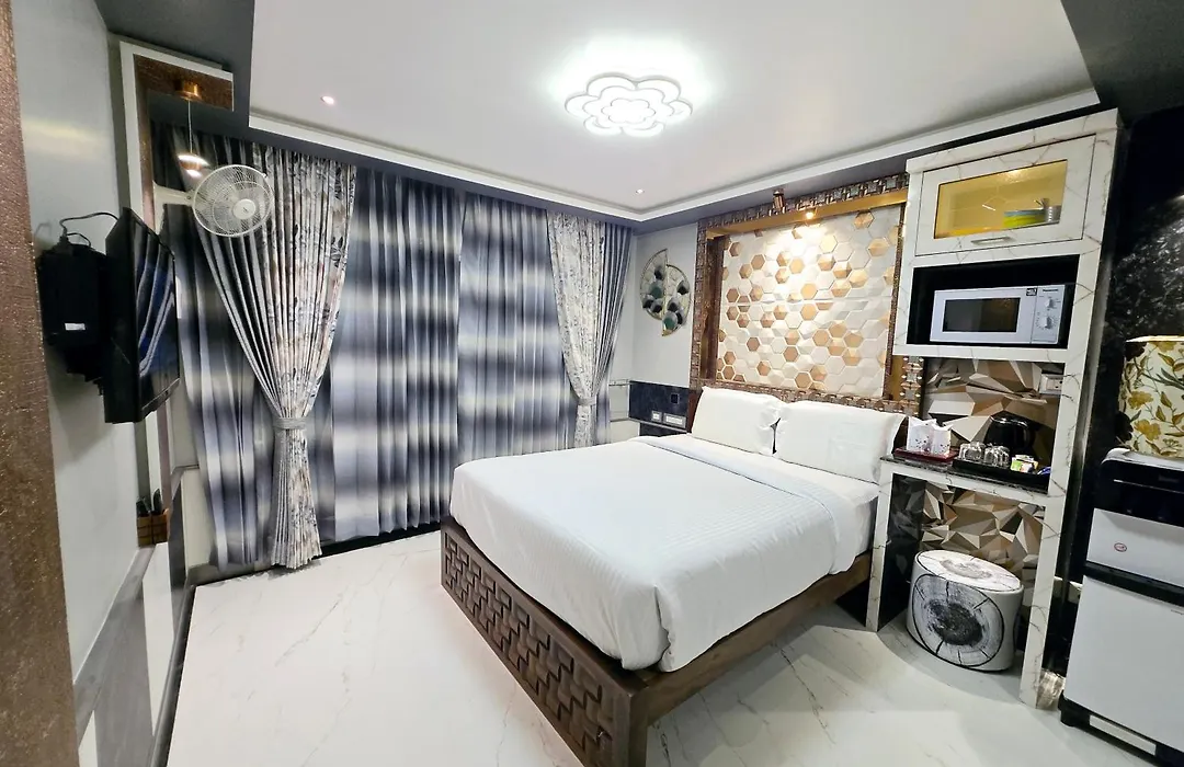 Beverly Villa-1