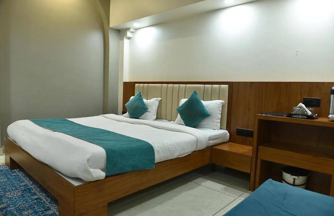 Hotel Lajwanti-1