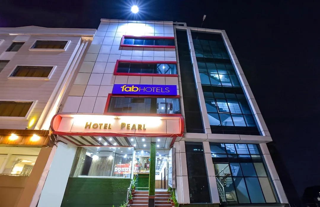 Fabhotel Pearl-1