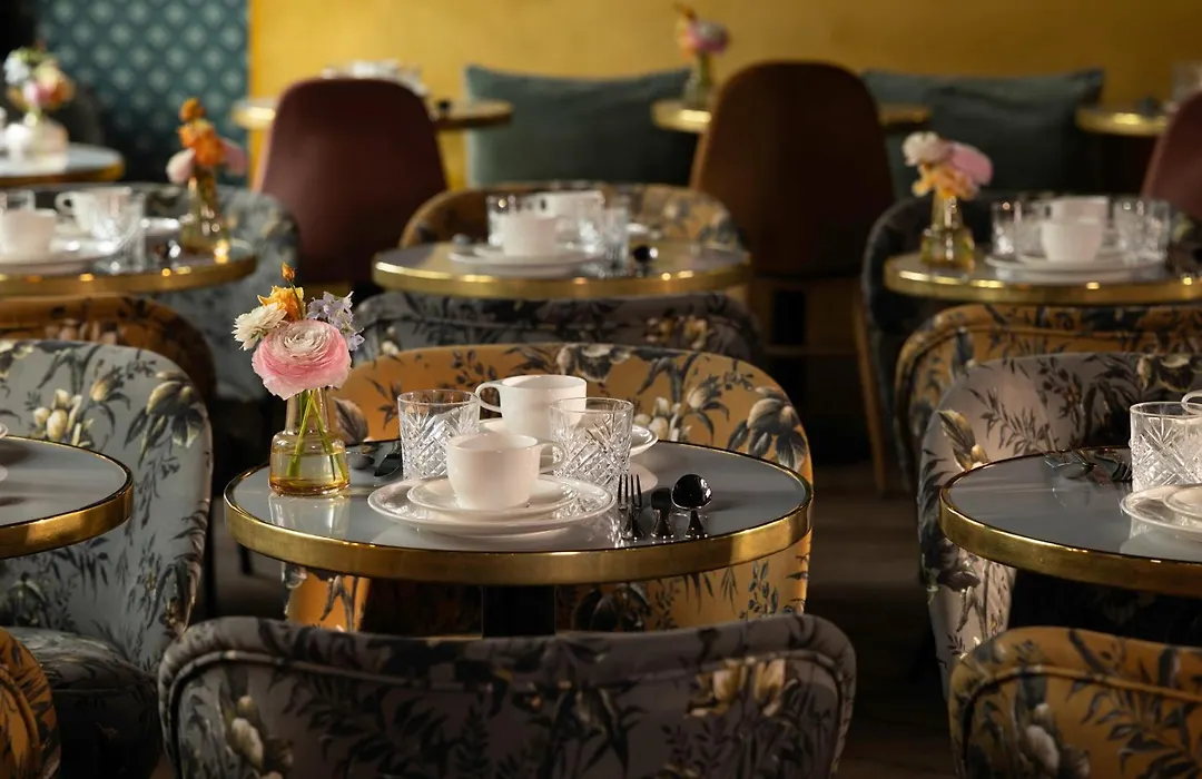Hôtel Maxim Folies-1