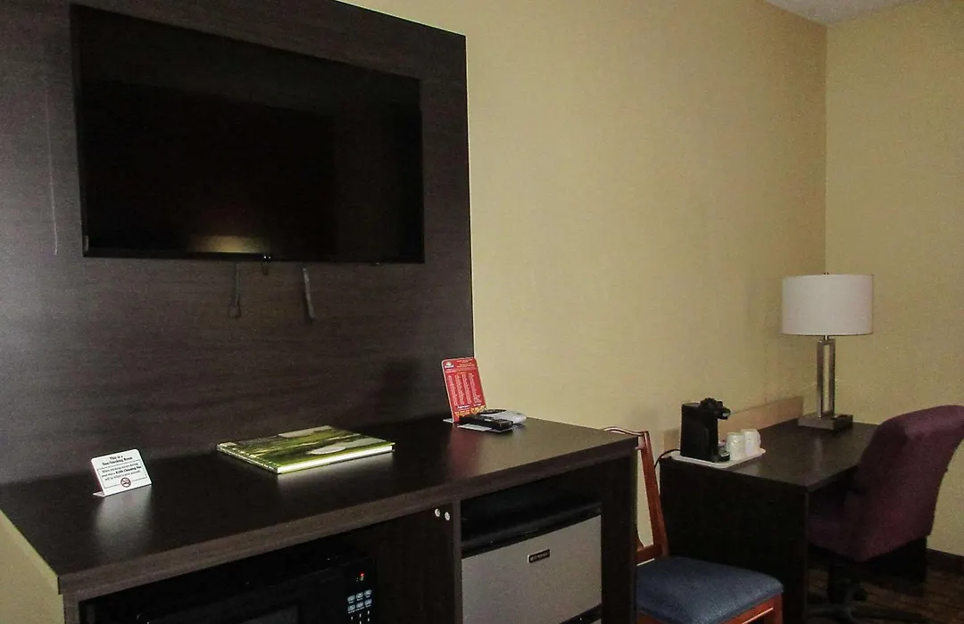 Quality Inn & Suites Benton Harbor - St Joseph-1