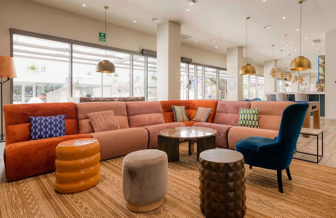 Livensa Living Studios Valencia Marina Real-1
