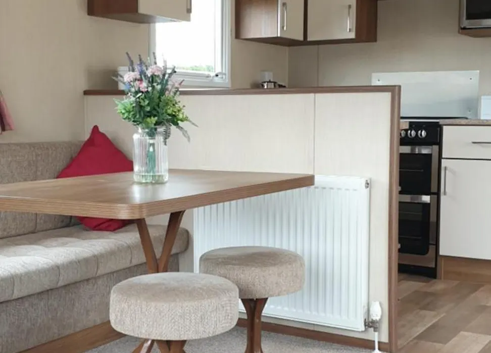 Hoburne Devon Bay Beautiful 3 Bedroom Static Caravan With Decking-1
