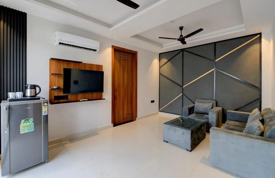 Hotel Aura Homes 1 Bhk Near Golf Course Road Gurgaon-1