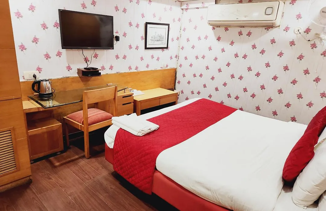 Hotels Daffodils Connaught Place-1