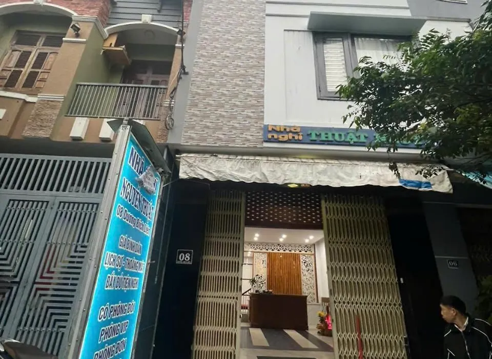 Thuật Nguyễn Hotel-1
