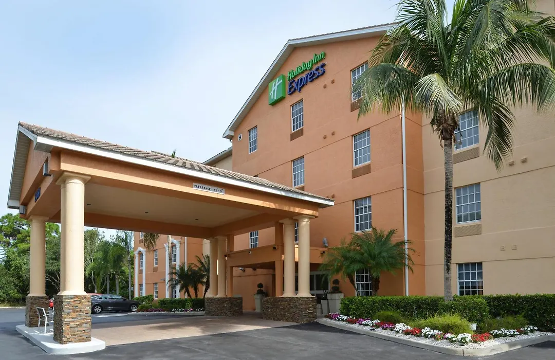 Holiday Inn Express Hotel & Suites Bonita Springs/Naples By Ihg-1